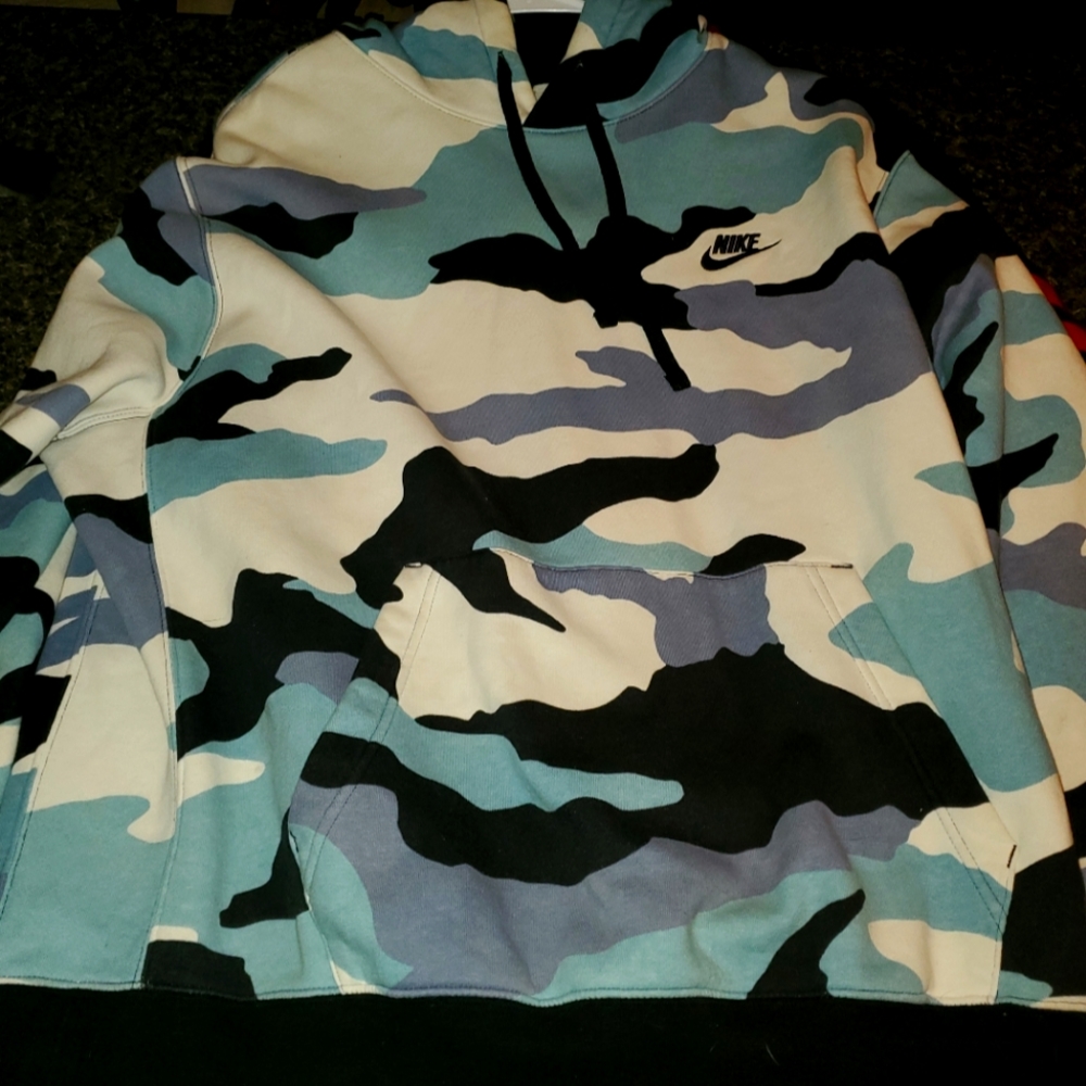 Nike Hoodie size L